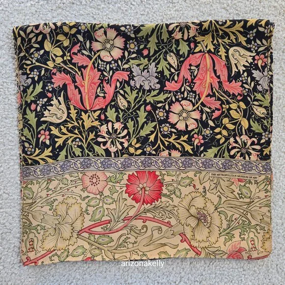 Metropolitan Museum of Art William Morris Silk Scarf "Compton" - Picture 10 of 12